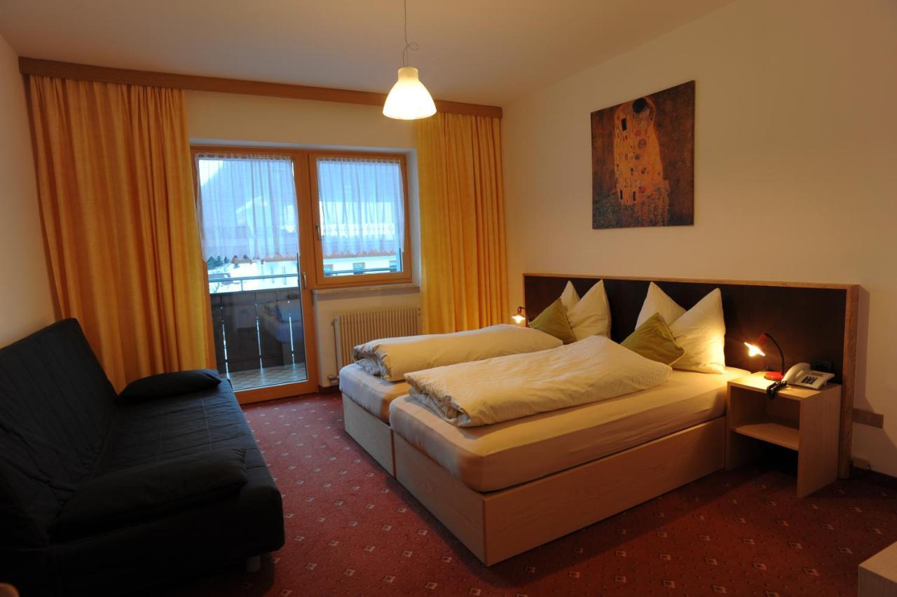 Hotel Martellerhof ภายนอก รูปภาพ